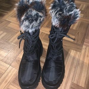 Brand New Fur Boots size 9. Super cute!